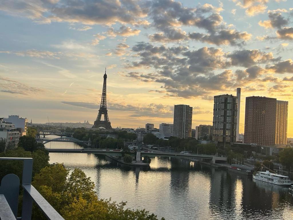 Appartement Vue Tour Eiffel Paris 16 Eme Luaran gambar
