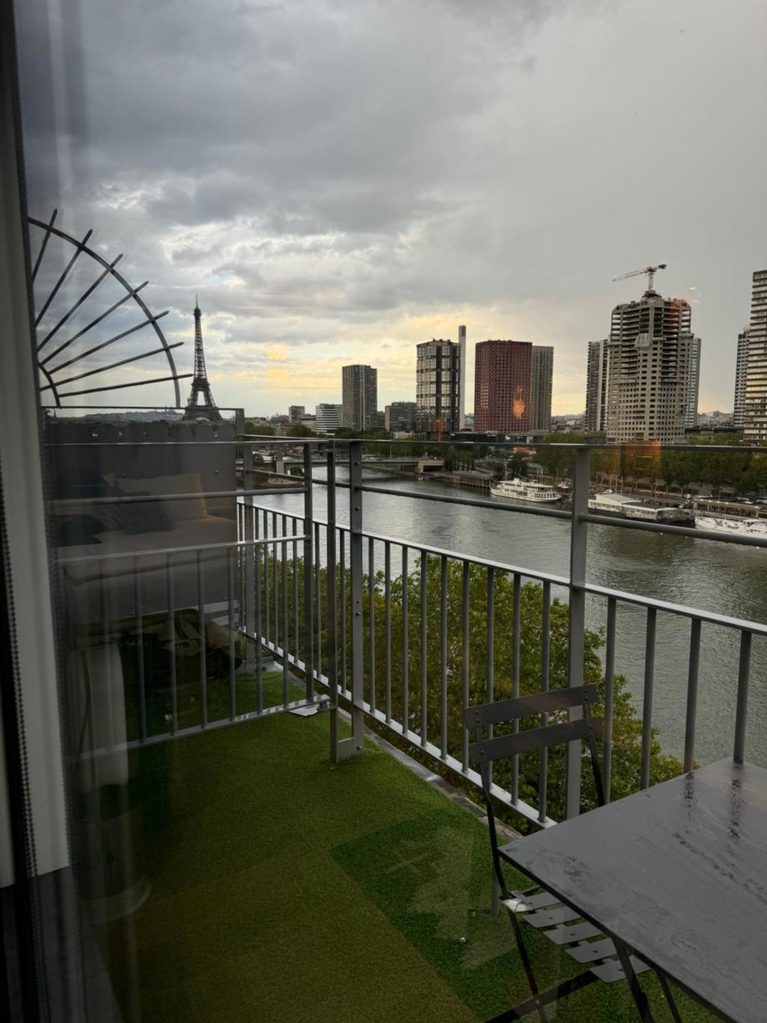 Appartement Vue Tour Eiffel Paris 16 Eme Luaran gambar